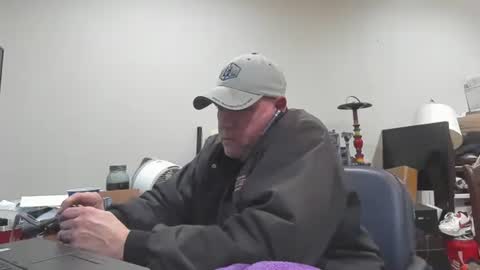 Snapshot of bad_boy4u2abuse chatting on 12.15.25 bad_boy4u2abuse online show from 12.15.25