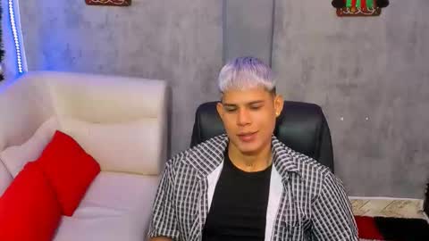 Snapshot of bad_boytoh chatting on 12.18.25 bad_boytoh online show from 12.18.25