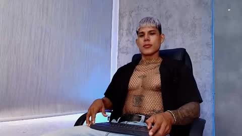 Snapshot of bad_boytoh chatting on 02.14.26 bad_boytoh online show from 02.14.26