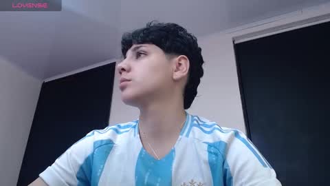 Snapshot of bad_giirl__ chatting on 12.18.24 Anna online show from 12.18.24