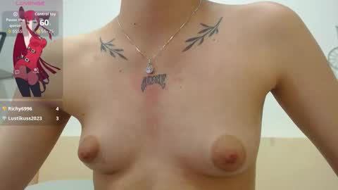 Snapshot of bad_giirl__ chatting on 10.15.25 Anna online show from 10.15.25