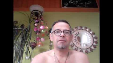 Snapshot of badboy2406 chatting on 02.28.25 badboy2406 online show from 02.28.25