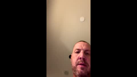 Snapshot of badboyson65 chatting on 01.25.25 HotWifeFun32 online show from 01.25.25