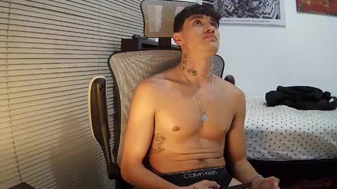 Snapshot of badboyx6969x chatting on 12.23.25 badboyx6969x online show from 12.23.25