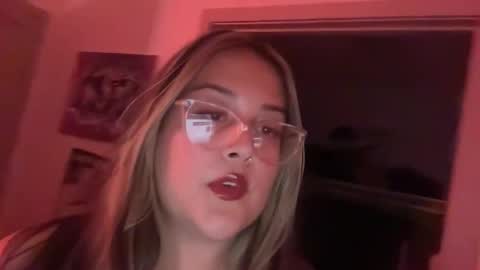 Snapshot of baddiemaddiee69 chatting on 11.30.25 baddiemaddiee69 online show from 11.30.25