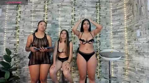 Snapshot of badgirls_000 chatting on 09.14.25 candy and dayan online show from 09.14.25