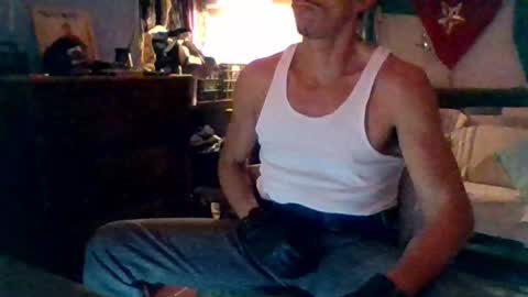 Snapshot of badhombremx chatting on 01.30.25 Mexican livin Off the Wall online show from 01.30.25