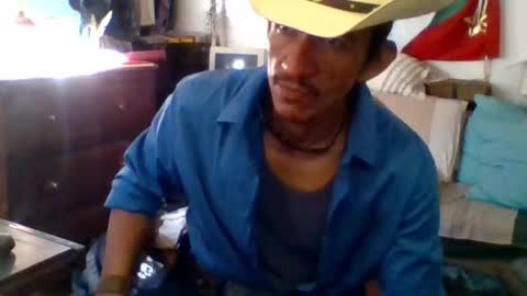 Snapshot of badhombremx chatting on 02.27.25 Mexican livin Off the Wall online show from 02.27.25