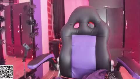 Snapshot of badkatyuska chatting on 01.11.26 Please help me to reach 100 thumbs up online show from 01.11.26