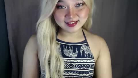 Snapshot of bahoglaway69 chatting on 10.19.25 april online show from 10.19.25