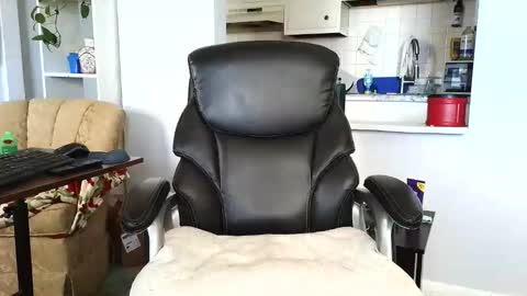 Snapshot of baldafterdark chatting on 10.10.25 Anthony online show from 10.10.25