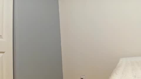 Snapshot of bambi_123 chatting on 01.04.25 Littlefuckdoll online show from 01.04.25