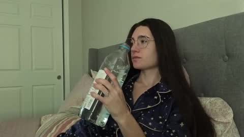 Snapshot of bambifarrina chatting on 11.15.25 bambifarrina online show from 11.15.25