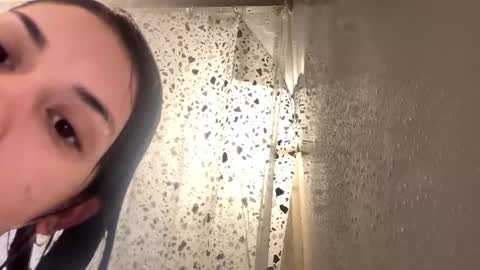 Snapshot of bambii_petite chatting on 01.10.26 bambii_petite online show from 01.10.26