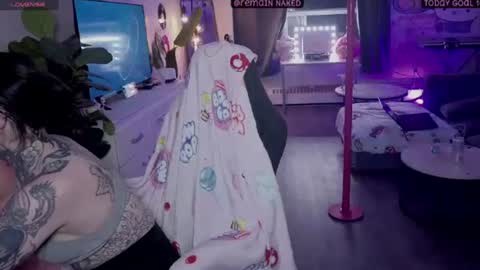 Snapshot of bambitatted chatting on 02.01.26 bambitatted online show from 02.01.26