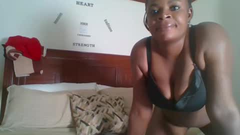 Snapshot of banana_charly chatting on 11.11.25 banana_charly online show from 11.11.25