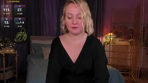 Snapshot of bananarum chatting on 03.12.26 Allie online show from 03.12.26