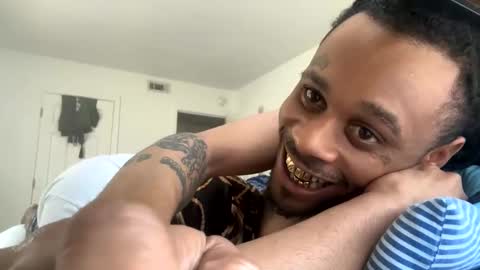 Snapshot of bangabeenlit chatting on 02.26.25 BeenLit online show from 02.26.25