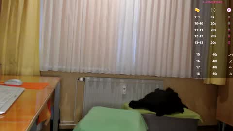Snapshot of banschie chatting on 05.08.26 online show from 05.08.26