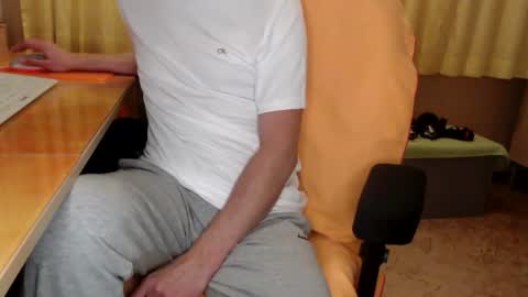 Snapshot of banschie chatting on 06.16.26 online show from 06.16.26