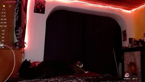 Snapshot of baphometh_07 chatting on 12.20.25 lilithgreen7 online show from 12.20.25