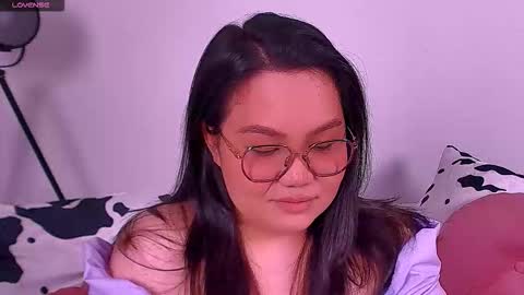 Snapshot of barbara_bb chatting on 10.11.25 Barbie Kim online show from 10.11.25