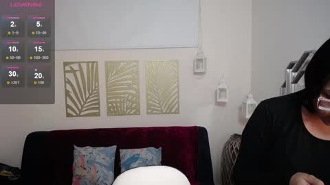 Snapshot of barbara_muller chatting on 12.13.25 barbara_muller online show from 12.13.25