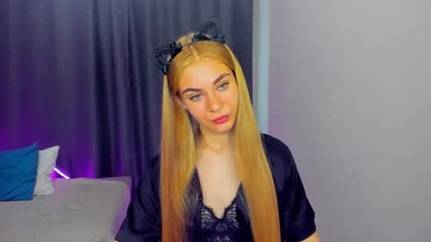 Snapshot of barbarachic chatting on 06.25.26 BarbaraChic online show from 06.25.26