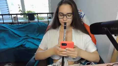 Snapshot of barbaramarbles chatting on 06.18.26 barbaramarbles online show from 06.18.26