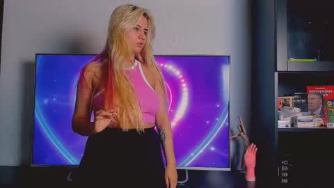 Snapshot of barbarasiren chatting on 09.18.25 barbarasiren online show from 09.18.25