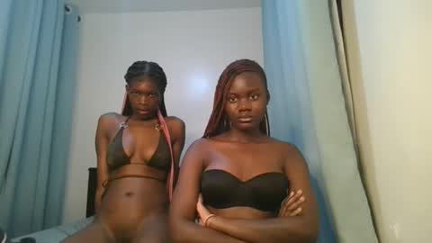 Snapshot of barbie_queen2 chatting on 12.02.25 queen online show from 12.02.25