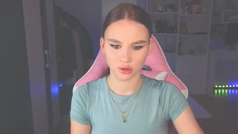 Snapshot of barbieee_doll chatting on 06.23.26 Eva online show from 06.23.26