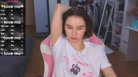 Snapshot of barbieee_doll chatting on 07.26.26 Eva online show from 07.26.26