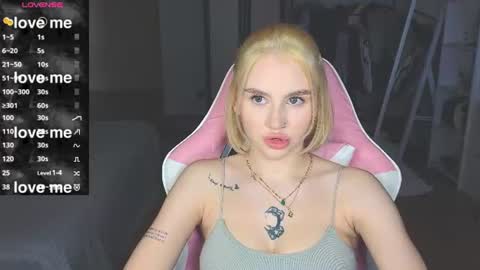 Snapshot of barbieee_doll chatting on 08.02.26 Eva online show from 08.02.26