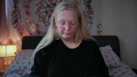 Snapshot of barbiegirl966 chatting on 05.19.26 barbiegirl966 online show from 05.19.26