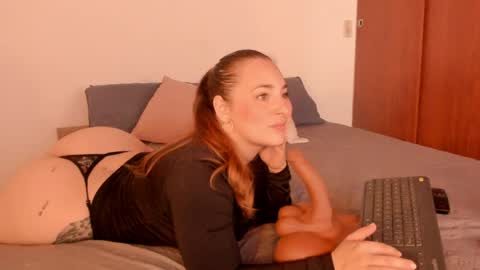 B A R B I E    R O B E R T S online show from 07.22.26