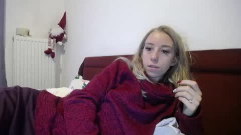 Snapshot of barelylegalblondy chatting on 12.29.24 Lena online show from 12.29.24