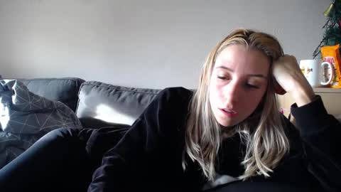 Snapshot of barelylegalblondy chatting on 01.26.25 Lena online show from 01.26.25