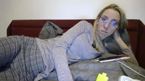 Snapshot of barelylegalblondy chatting on 01.29.25 Lena online show from 01.29.25