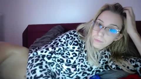 Snapshot of barelylegalblondy chatting on 02.27.25 Lena online show from 02.27.25