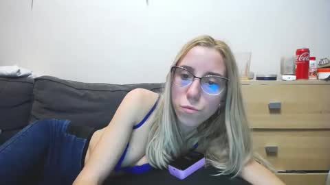 Snapshot of barelylegalblondy chatting on 03.07.25 Lena online show from 03.07.25