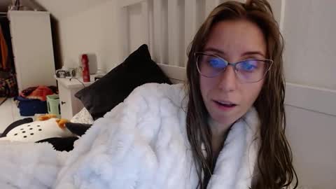 Snapshot of barelylegalblondy chatting on 11.30.25 Lena online show from 11.30.25