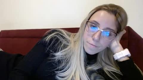 Snapshot of barelylegalblondy chatting on 01.17.26 Lena online show from 01.17.26