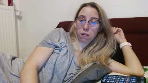 Snapshot of barelylegalblondy chatting on 02.14.26 Lena online show from 02.14.26