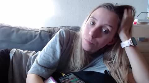 Snapshot of barelylegalblondy chatting on 02.28.26 Lena online show from 02.28.26