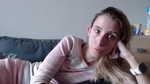 Snapshot of barelylegalblondy chatting on 03.02.26 Lena online show from 03.02.26