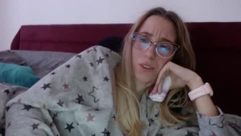 Snapshot of barelylegalblondy chatting on 03.03.26 Lena online show from 03.03.26