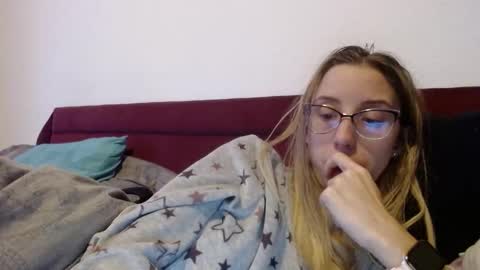 Snapshot of barelylegalblondy chatting on 03.05.26 Lena online show from 03.05.26