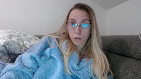 Snapshot of barelylegalblondy chatting on 03.23.26 Lena online show from 03.23.26