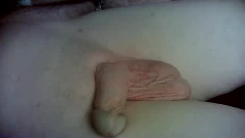 Snapshot of barenaked07 chatting on 12.19.24 barenaked07 online show from 12.19.24